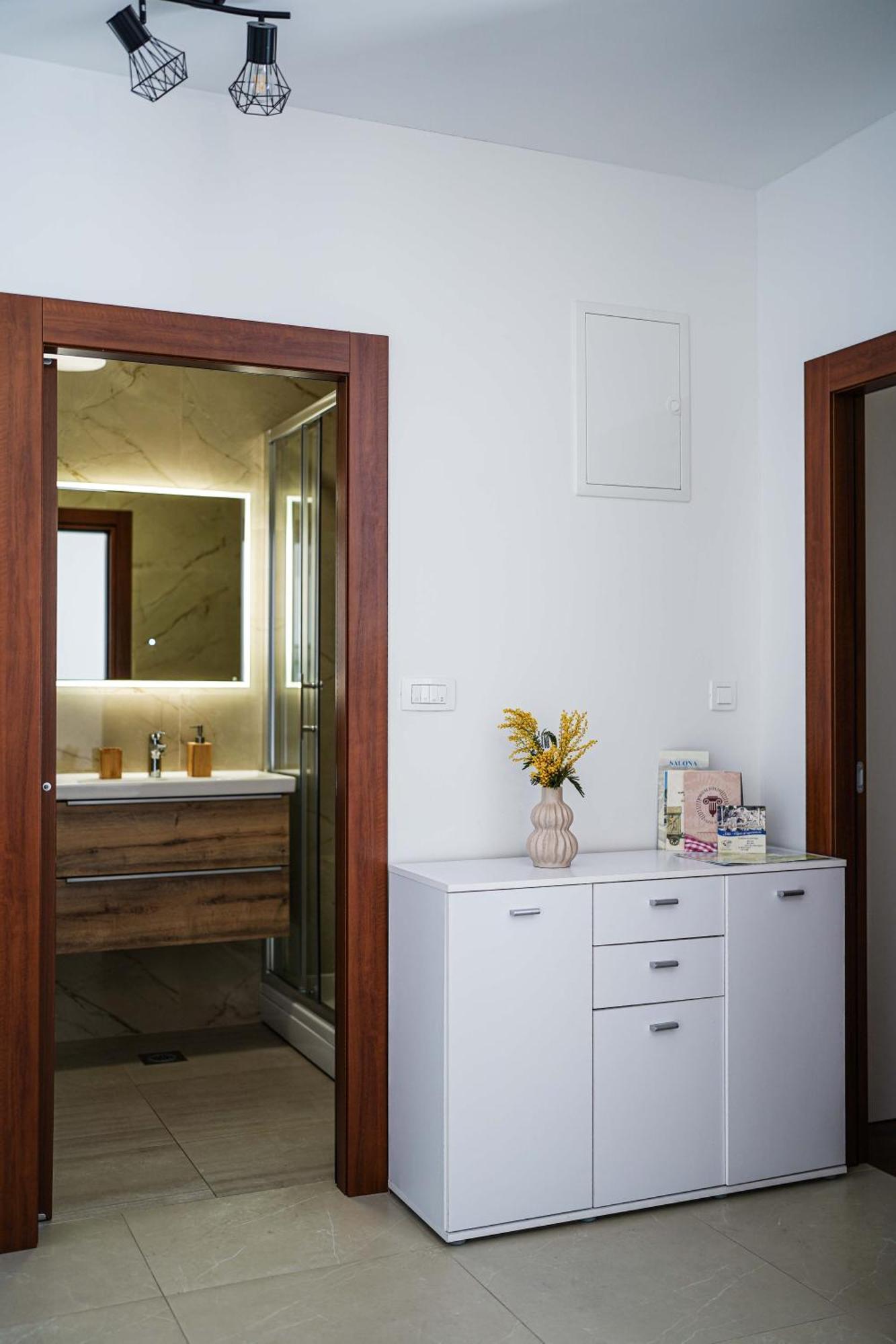Royal Apartment Salona Klis Kültér fotó